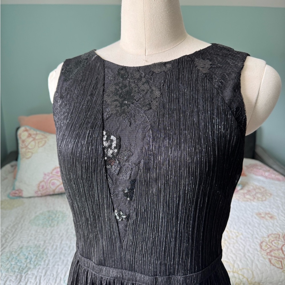 Tahari Black Textured Sleeveless Dress